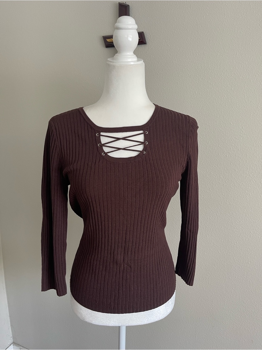 Cable & Gauge Ribbed Lace-Up Long Sleeve Top - Brown